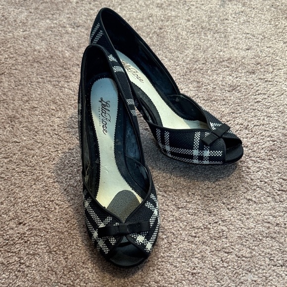 Lela Rose Shoes - Lela Rose Adorable Black and White Plaid Fabric Peep-Toe Heels Size 8